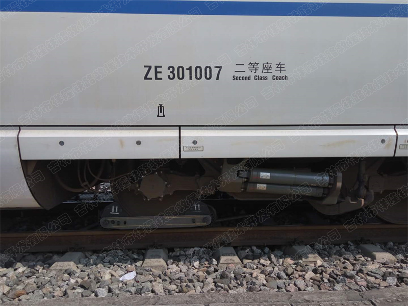 动车，抬轮器.jpg
